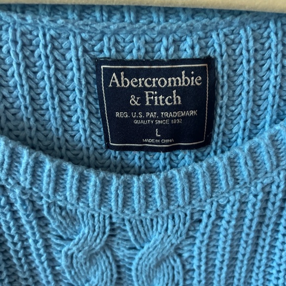 Abercrombie and Fitch knit sweater, size L - Picture 2 of 3